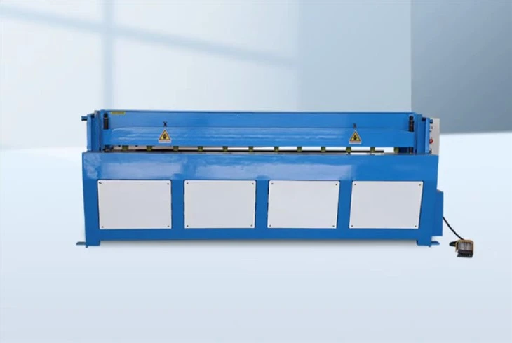 Uirlisí Guillotine Gearradh Miotail Bileog Leictreach Uirlisí Táirgeadh Meaisín Shearing Making Machine Duct